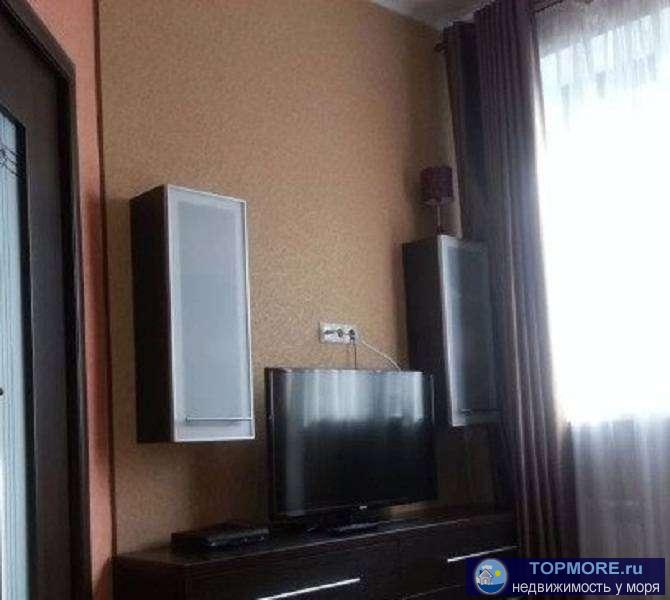 1-ка площ. 43 кв. м на 4 этаже 8 этажного мон.го дома. Полуторная - спальня + гостинная, кухня. Мебель, техника... - 1