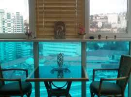 Удачное расположение в самом центре города. Вблизи школы, детские...