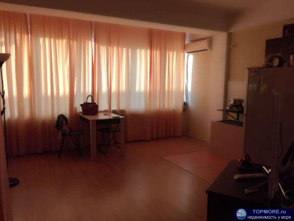 Продаётся светлая квартира с ремонтом, 10 мин. до остановки общественного транспорта. Боковой вид на море. Район... - 1