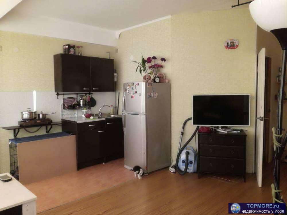 Продаётся светлая квартира с ремонтом, 10 мин. до остановки общественного транспорта. Боковой вид на море. Район... - 2