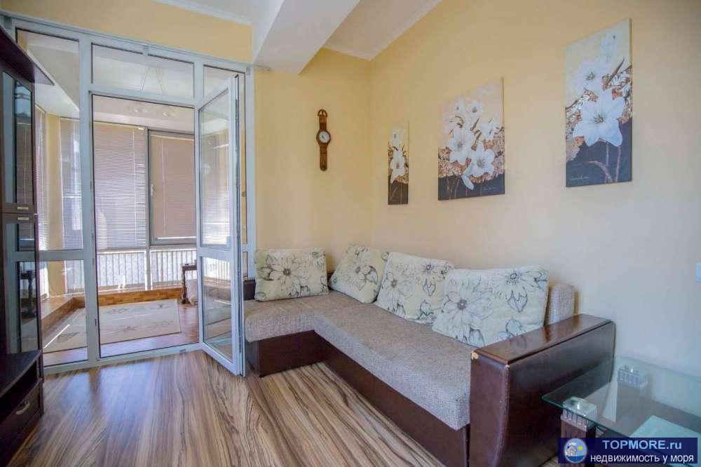 Продаю квартиру с дизайнерским ремонтом в центре Сочи. В шаговой доступности центральная набережная, остановка,...