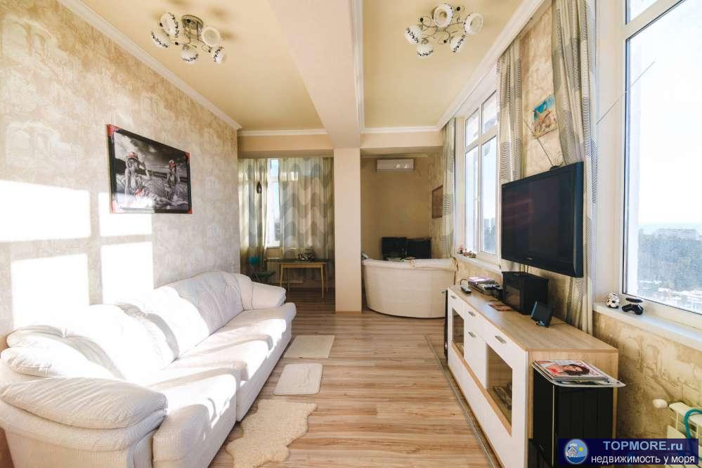 Красивая двухуровневая квартира! Светлая угловая. Отличный дорогой ремонт из качественных материалов. Панорамный вид...