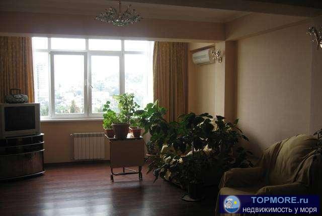 3-х комнатная в уютном девятиэтажном доме на втором этаже. В нижней части микрорайона Светлана. В цокольном этаже...