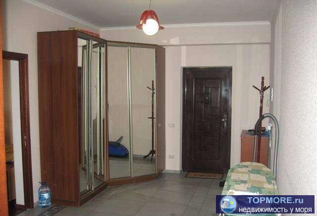 3-х комнатная в уютном девятиэтажном доме на втором этаже. В нижней части микрорайона Светлана. В цокольном этаже... - 1