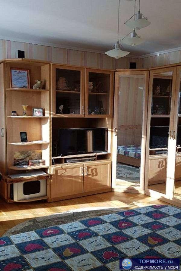 Продаю трехкомнатную квартиру площадью 87 кв. Светлая, уютная, окна выходят на обе стороны, в квартире три...