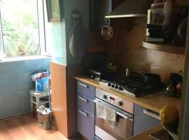 Трехкомнатная квартира на Бытхе. Рядом школа, сад, остановка...