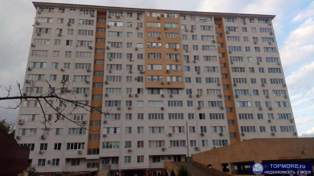 Квартира в новом сданном доме.Территория огороженная ,зона барбекю ,спортивная ,детская площадка ,парковка.Район с...