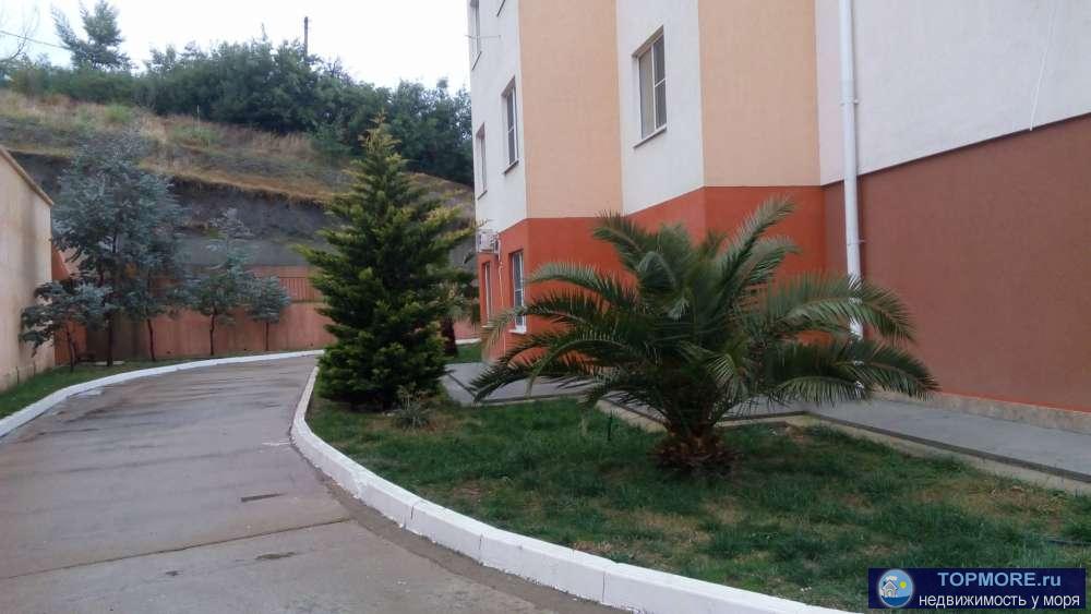 Квартира в новом сданном доме.Территория огороженная ,зона барбекю ,спортивная ,детская площадка ,парковка.Район с... - 1