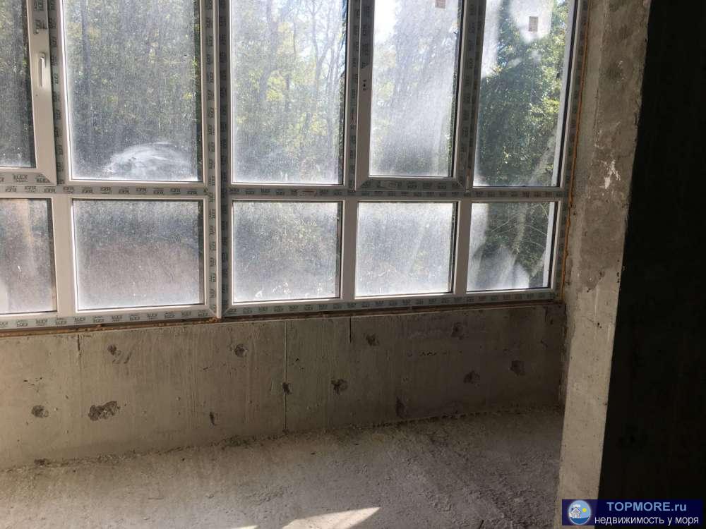 Дом в комплексе комфорт класса, у реки! Красивейшие виды на город, реку и зеленый лес. Рядом с домом рынок, остановки... - 2