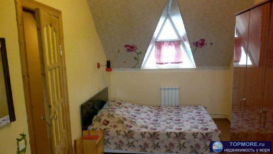 Продаю 3-х комнатную квартиру площадью 100 кв. м на 2 этаже 3 этажного блочного дома. Квартира в 2-x уровнях большая... - 2