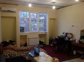 2-х уровневая квартира с ремонтом рядом с морем.
Тихий, спальный...