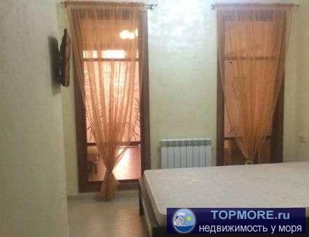 Продаётся шикарная квартира в центре с  панорамным видом на  море, высокий этаж. Дизайнерский ремонт Кухня гостиная,... - 1