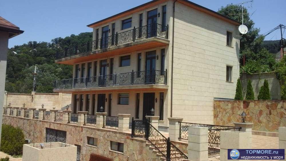 Продается трехэтажный жилой дом общей площадью 400 кв.м на 14 сот. земли в Хосте на  Новороссийском шоссе от моря 500... - 1