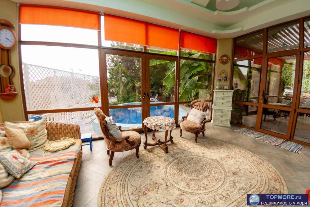 Вашему вниманию предлагаем роскошное поместье, расположенное недалеко от санатория Орджоникидзе. Поместье состоит из... - 1