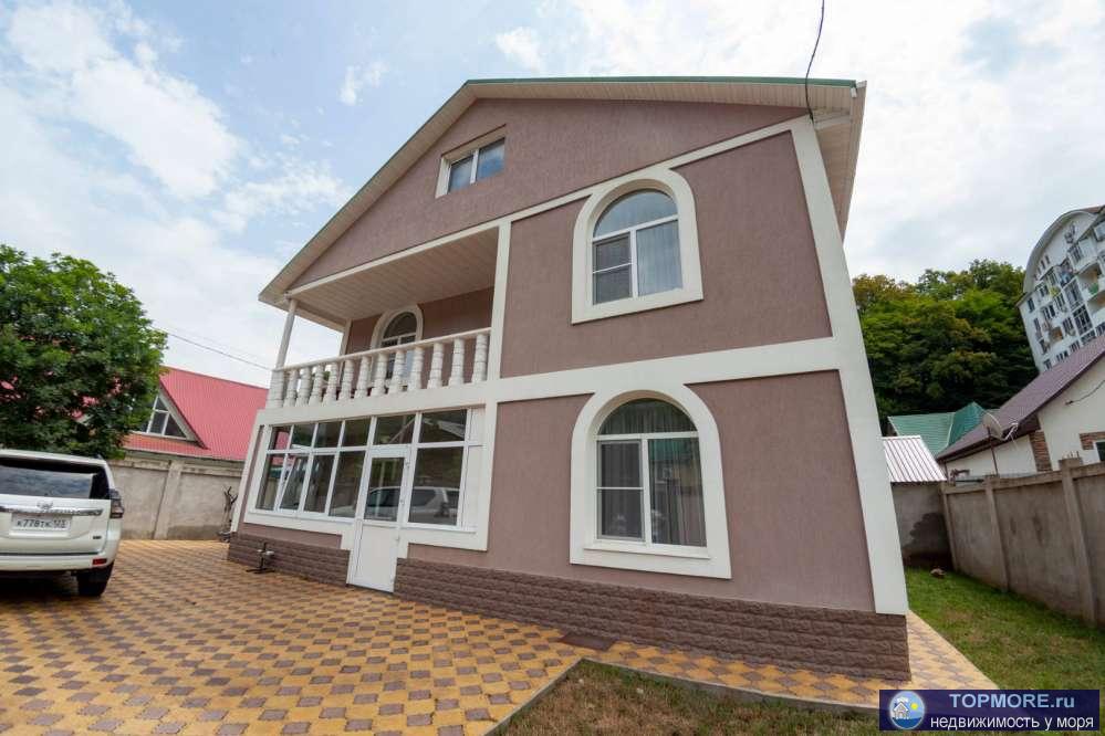 Продается дом общей площадью 204 кв м на Измайловской улице на Мацесте.Тихий спокойный район.В доме 3 этажа, хороший...