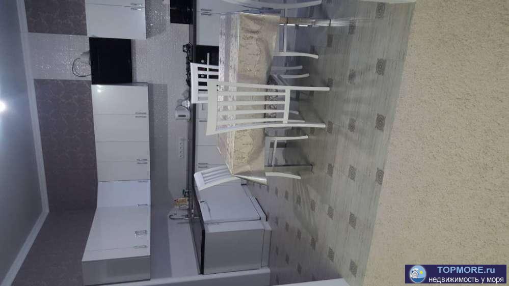 Продам просторный дом с хорошим ремонтом в районе Донской - ст прогресс-1. Общая площадь 210 кв.м., 2 балкона,... - 1