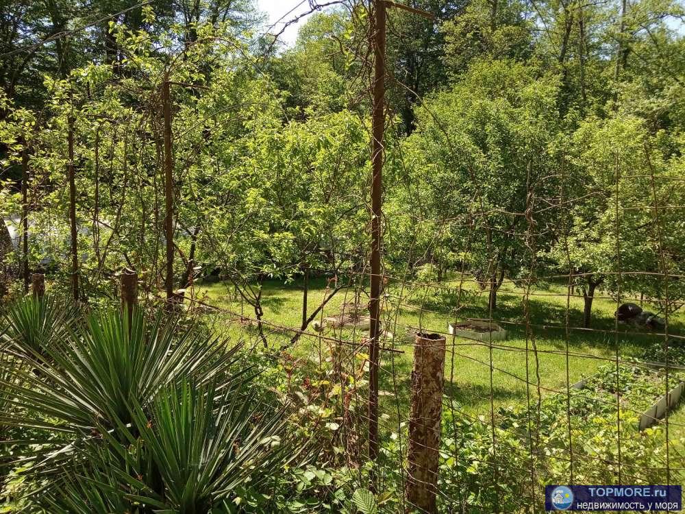 Не дорогой,уютный 3 х этажный дом в Верхнем Юрте.Идеален для дачи.До морвокзала 12 км.,остановка автобуса и магазины...