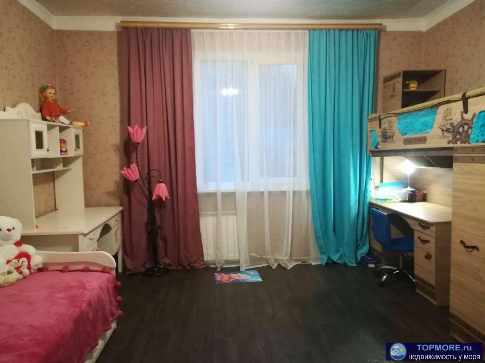 Продам дом в Адлерском районе города Сочи. В доме выполнен новый ремонт в светлых тонах. Участок 8 соток. Рядом вся...