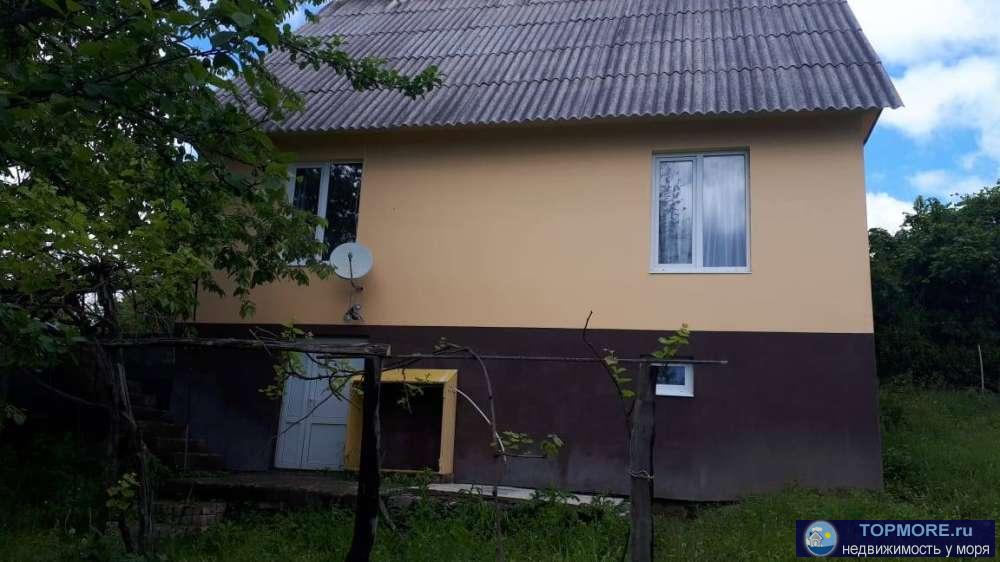 Продаю дом в Адлере. 2 спальни, зал, кухня 20м.2. Дом утеплен. Скважина 40 метров , проблем с водой нет.Газ в...