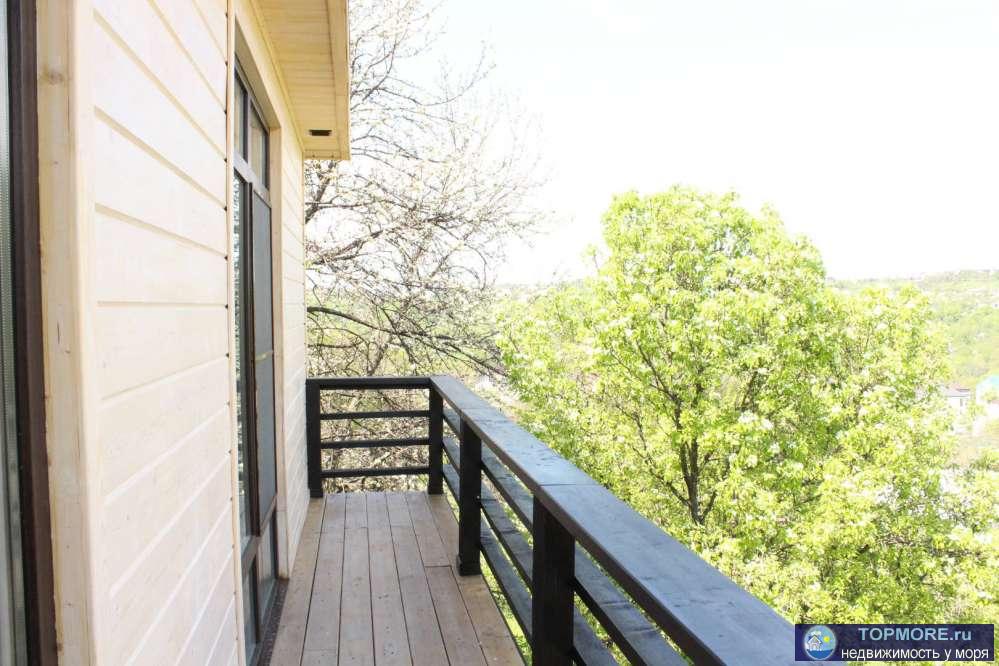 Продается дом в стиле High-tech в живописнейшем месте сочинского побережья на границе с Национальным парком.В доме...