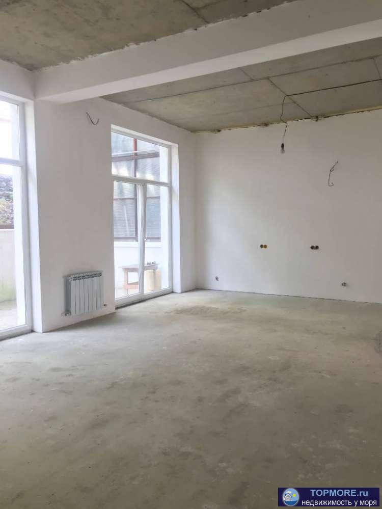 Предлагаю вашему вниманию таунхаус в Сосновом Бору. Общей площадью 240 м2, 6 спальных комнат, эксплуатируемая кровля....