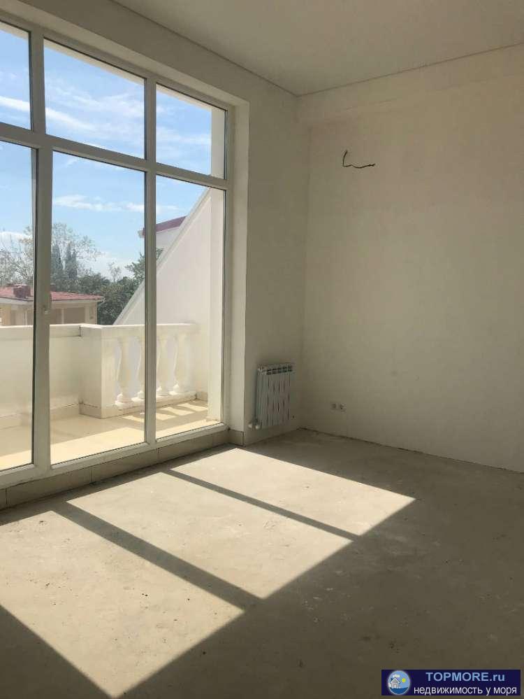 Предлагаю вашему вниманию таунхаус в Сосновом Бору. Общей площадью 240 м2, 6 спальных комнат, эксплуатируемая кровля.... - 2