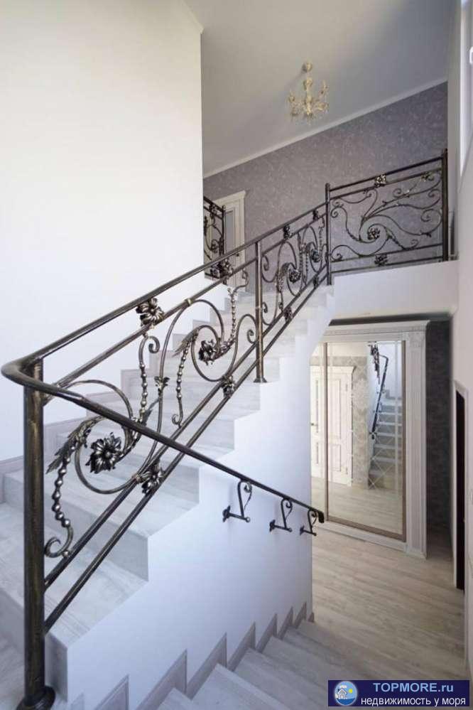 Дом, двор и забор, выложены натуральным алтайским камнем использована трехцветная световая гама, камень не тускнеет,... - 2