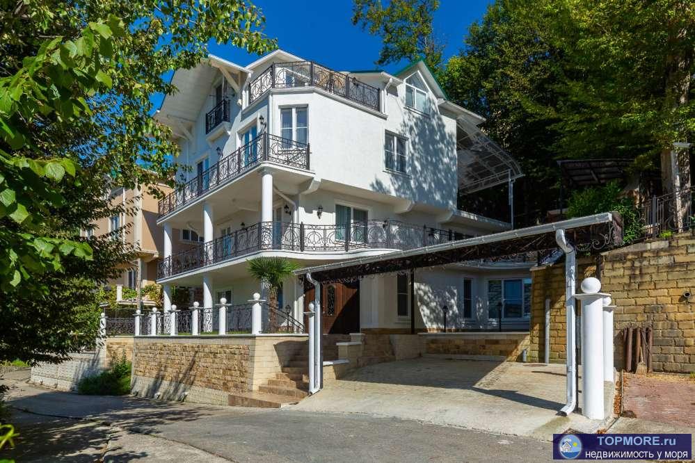         Элитная вилла, в которой есть абсолютно все для жизни, полной комфорта. Расположение в лучшем районе курорта...