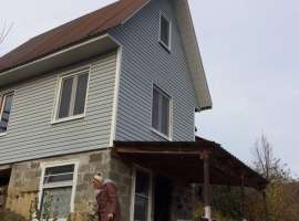 Продаю Дом 2,5 этажа, капитальный. Без ремонта, свет и вода на...