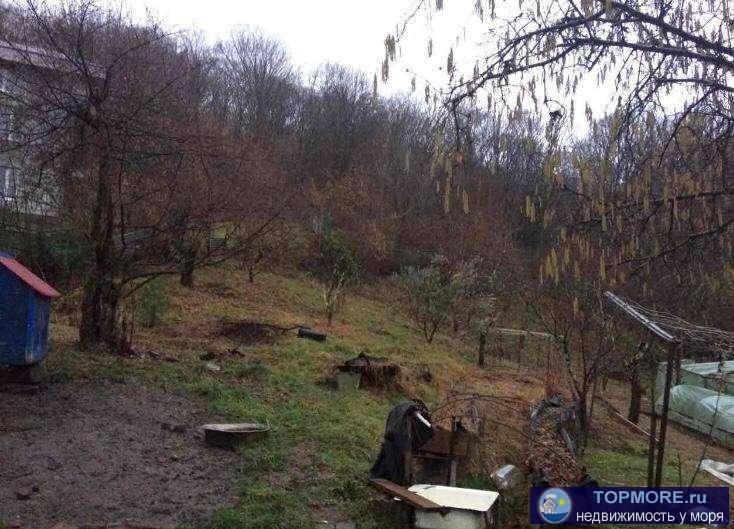 Земельный участок с 1 этажным домом с разрешением на 3 этажа ИЖС расположен в поселке Горное Лоо рядом с домом...