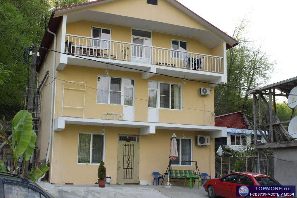 Шикарный дом в уединенном месте! Вокруг лес, чистый воздух, красивая природа! Площадь дома 330 кв.м. На первом этаже... - 1