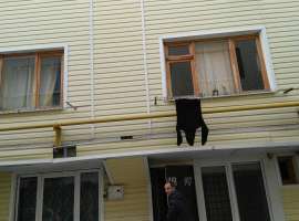 Жилой гараж находиться в спальном районе, рядом магазины Магнит и...