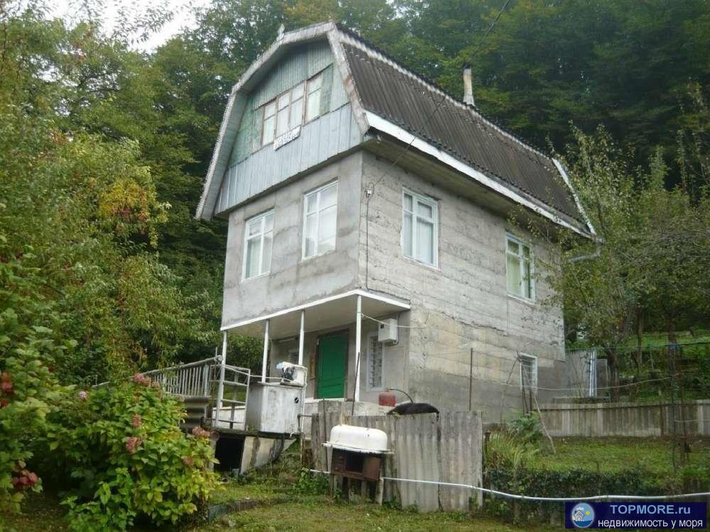 Домовладение находится в Сочи р-н КСМ с. Верхний Юрт - конец ул. Абовяна. С 1985г в одних руках, документы менялись...