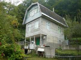 Домовладение находится в Сочи р-н КСМ с. Верхний Юрт - конец ул....