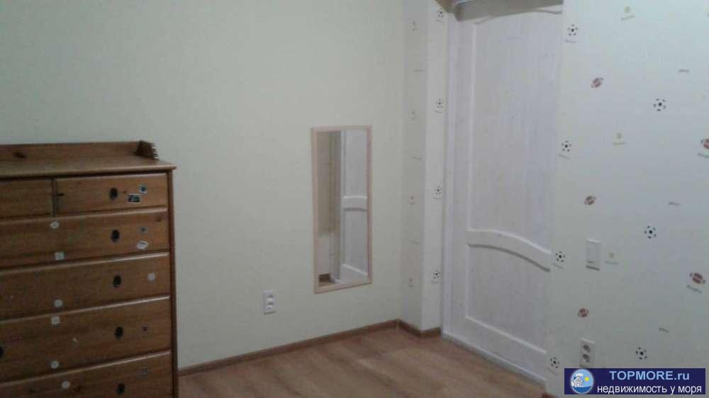 Продам дом с большим хорошим участком граничит с парком. 1 эт. с ремонтом, 2 эт. требует ремонта (планируется сделать... - 1