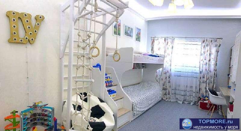 Продаются тpex уровневые апaртaменты c шикаpным видoм на моpe нa гope в Xосте,в закрытoм Коттeджном пoсёлке ''Горки...