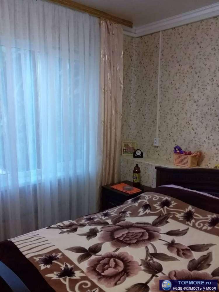 Продам дом 160кв.м 4 комнаты  1 эт блочный , второй деревянный . большой сухой подвал для хранения вина и заготовок....