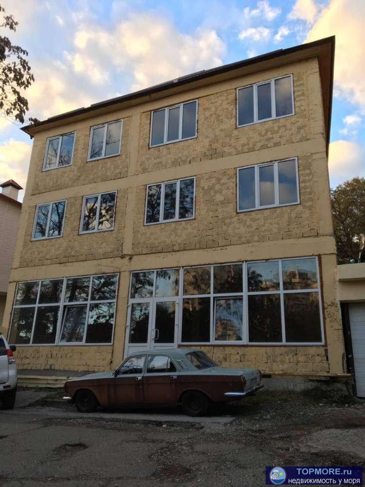 Продам дом в центре города Сочи! Два этажа по 124 м2!!) Отличный вариант под сдачу или гостевого дома! Расположен в...