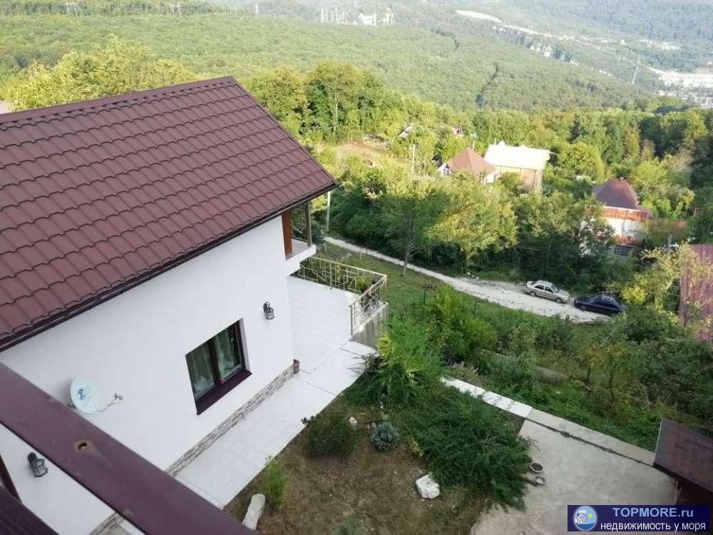 Очень красивый, функциональный 3-этажный дом, построенный для себя, сделан хороший, качественный ремонт. На первом...