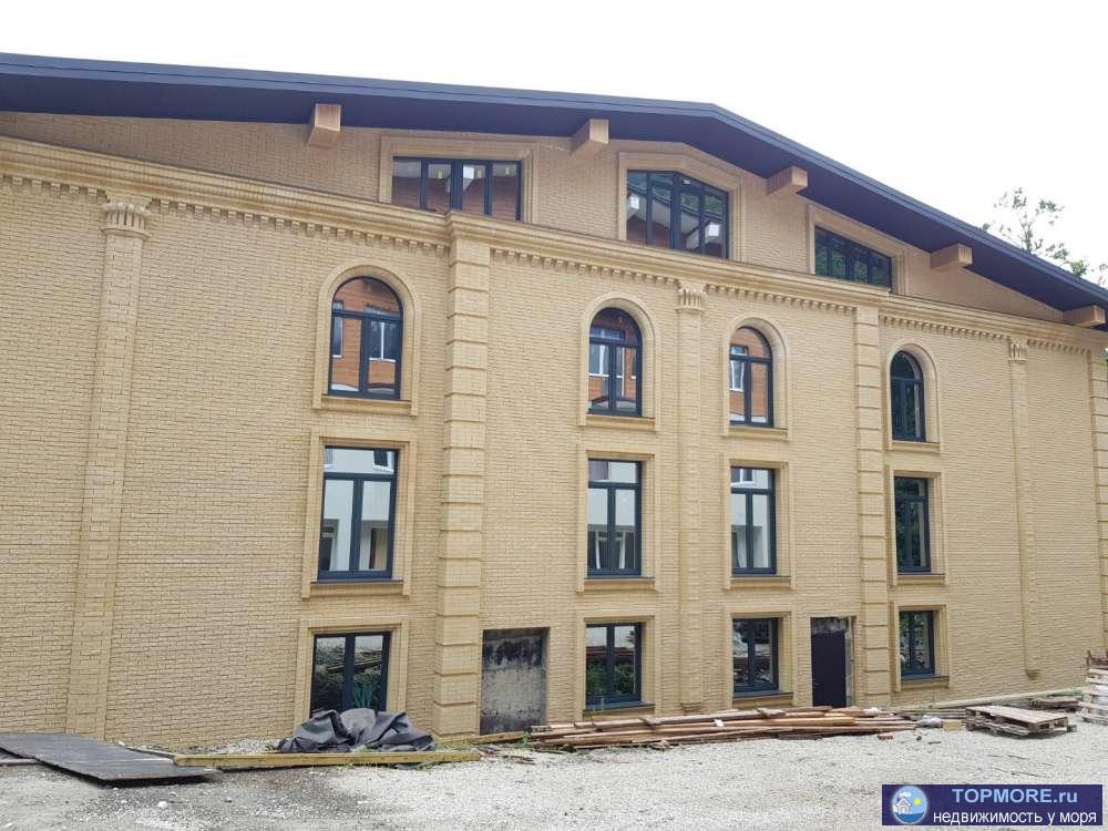 В продаже дом в Эсто-Садок, 900 м кв, 11-соток земли. Коммуникации центральные.  - 2