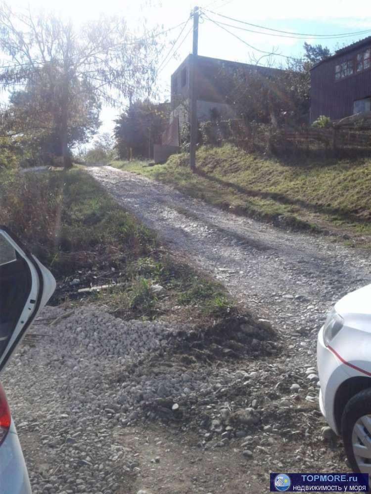 Дом 200 кв с черновой отделкой. Отличное тихое, красивое место. До остановки минут 10 пешком. - 1