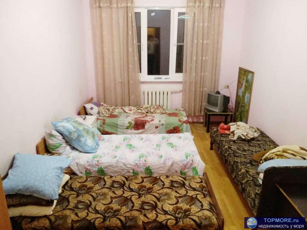 В продаже жилой дом с номерами для гостей, отличный вариант для сдачи отдыхающим, до моря 15 минут, ровное место. При...