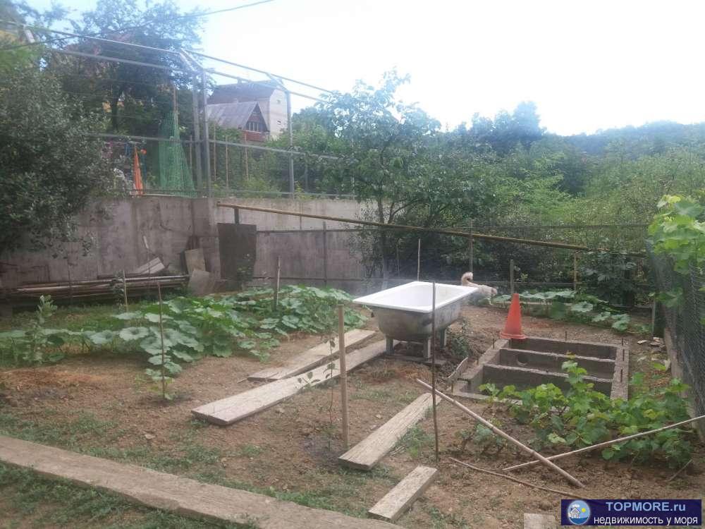 3-этажный дом расположен в живописном месте на въезде в Дагомыс со стороны центрального района Сочи. половина участка... - 2