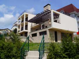 Продаю большой шикарный коттедж 522 кв.м. на земельном участке 8...