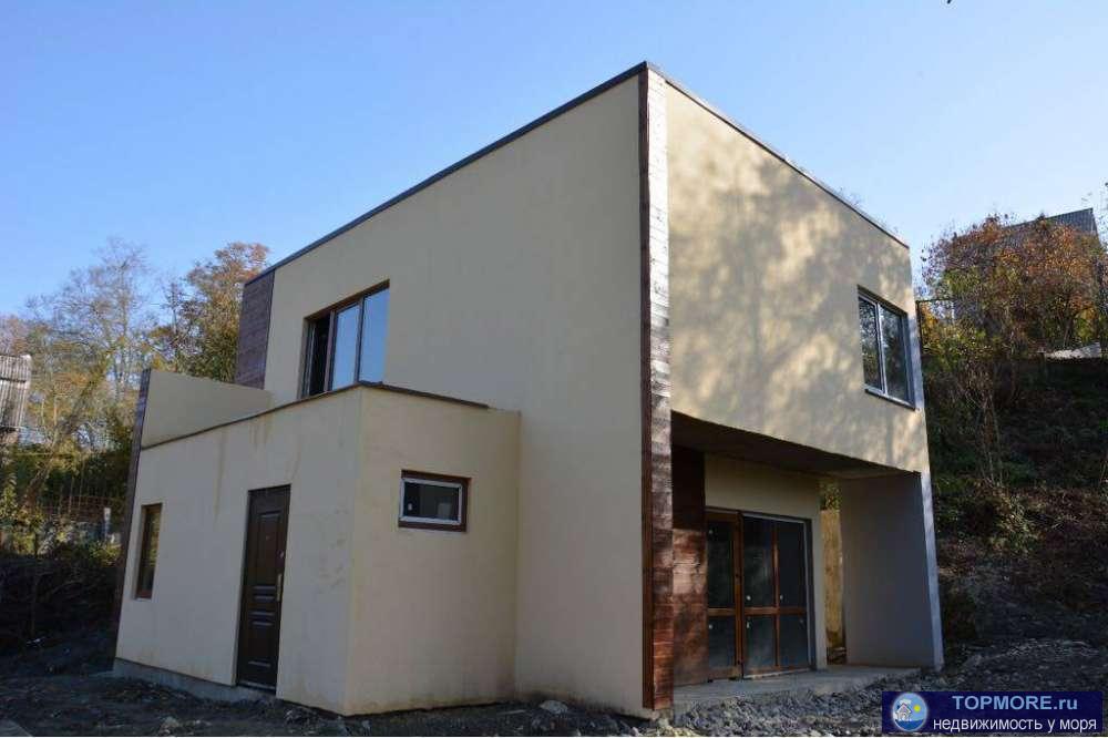 Продаётся 2-х этажный дом, 50 метров от остановки. Три спальни, кухня-гостинная, два санузла. Вода, свет, газ...