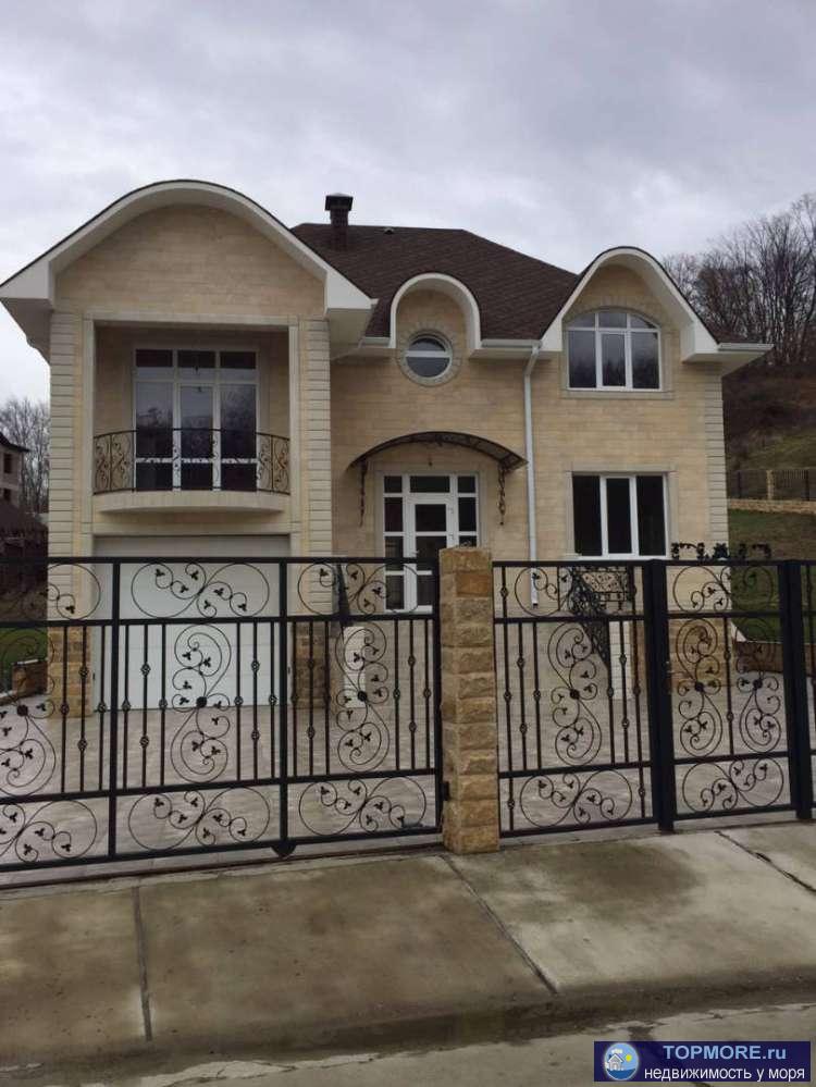 Вашему вниманию предлагается к продаже домовладение в тихом, ровном, живописном месте. Площадь участка составляет 10...