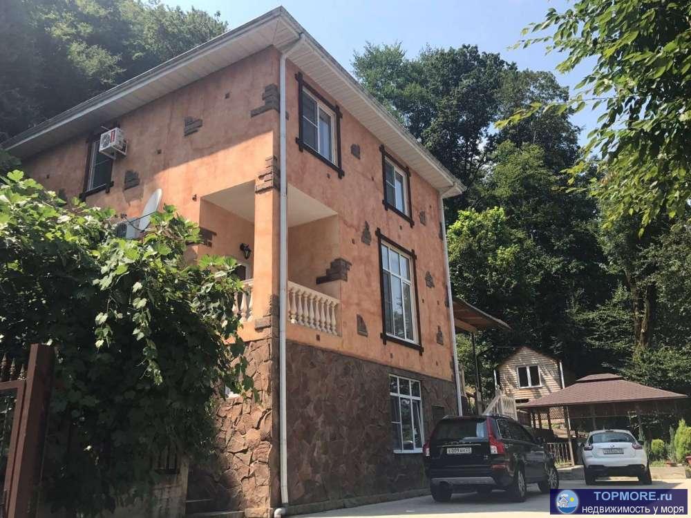 Уютный дом для дружной семьи расположен на федеральной трассе, рядом с этнос-комплексом Амшенский двор, вблизи...