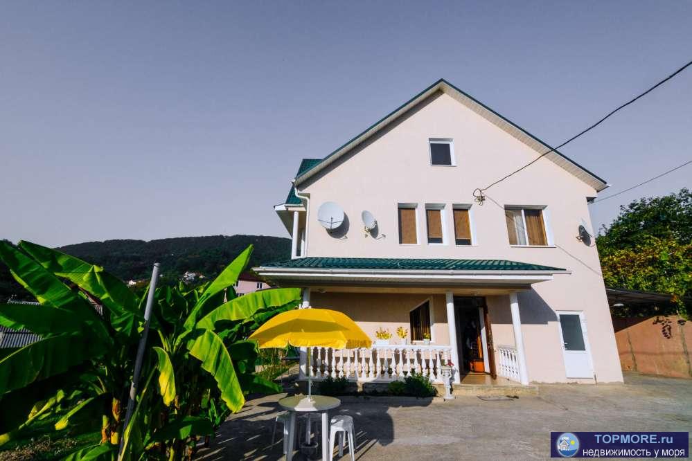 Продаю 3-х этажный дом, по ул.Абовяна, очень удобные подъездные пути-асфальтовая дорога. В доме выполнен очень... - 1