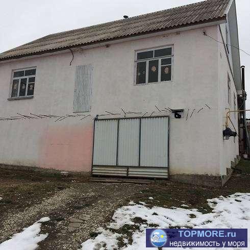 Продается 2-этажный дом на улице Алычевой в Адлере. Площадь - 153 кв.м. Коммуникации - свет, вода, газ, паровое...