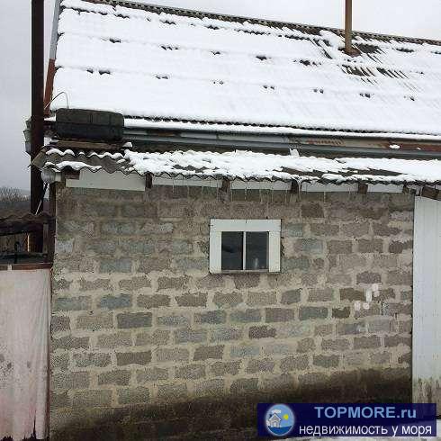 Продается 2-этажный дом на улице Алычевой в Адлере. Площадь - 153 кв.м. Коммуникации - свет, вода, газ, паровое... - 2